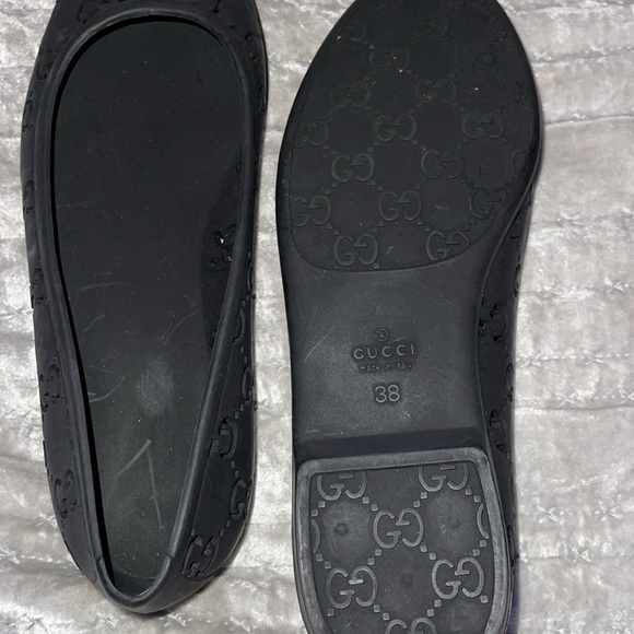 Gucci flat shoes size 38 is size US 7-1/2 excellent condition never worn box inc - Picture 4 of 4
